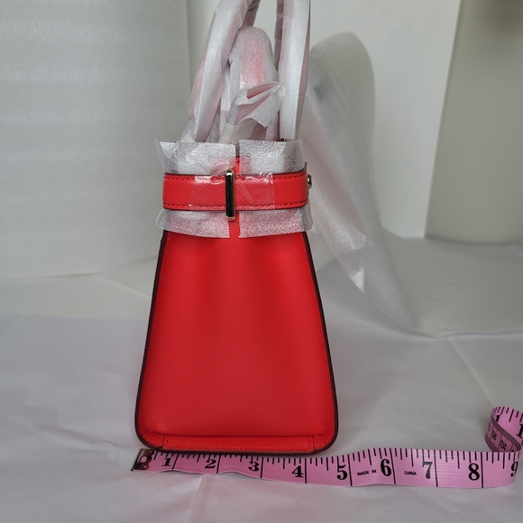 Kate Spade cross body bag 🎒 - Picture 3 of 9